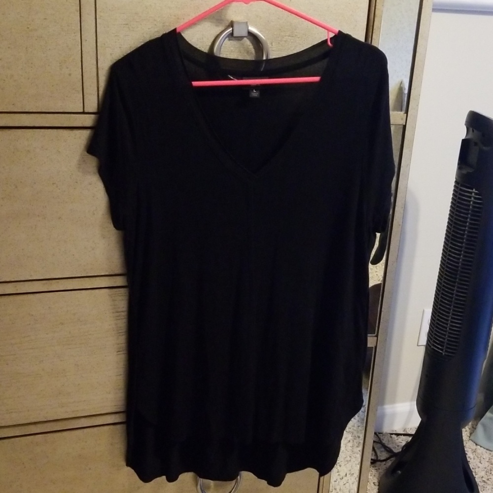 Like new! Mossimo Stretchy tunic w/side slits/Lg